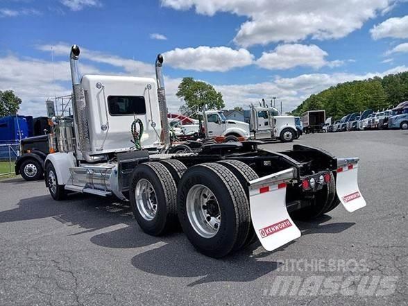 Kenworth W900L Тягачі