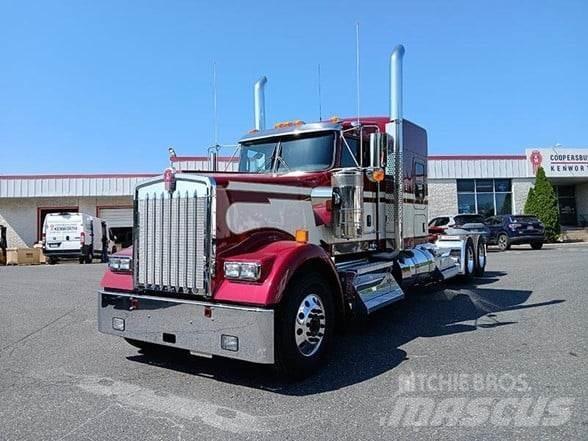 Kenworth W900L Тягачі