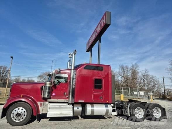 Kenworth W900L Тягачі