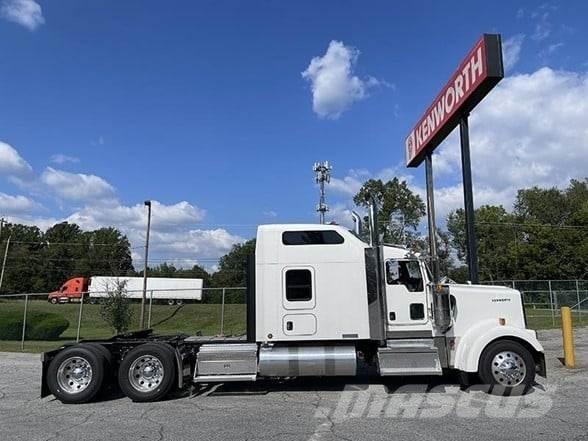 Kenworth W900L Тягачі