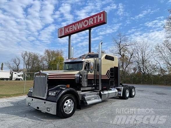 Kenworth W900L Тягачі