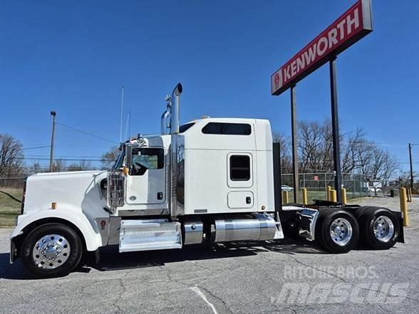 Kenworth W900L Тягачі