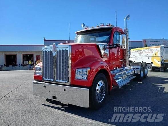 Kenworth W990 Тягачі