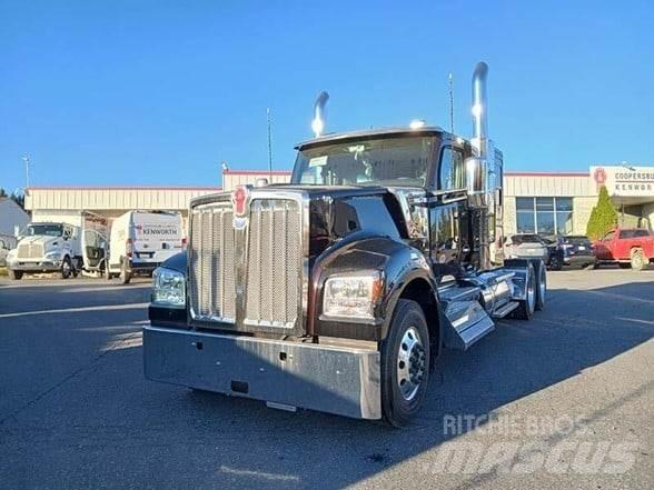 Kenworth W990 Тягачі