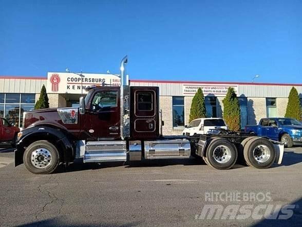 Kenworth W990 Тягачі