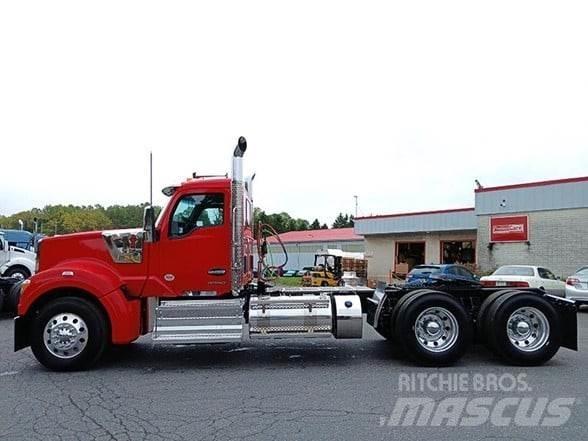 Kenworth W990 Тягачі