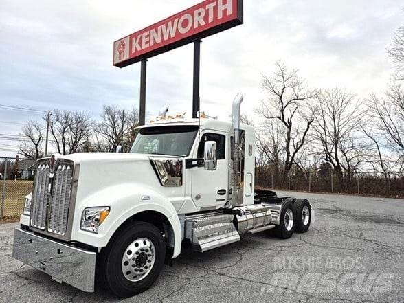 Kenworth W990 Тягачі
