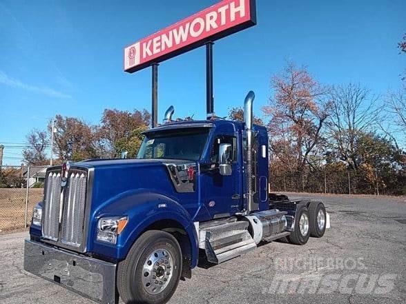 Kenworth W990 Тягачі