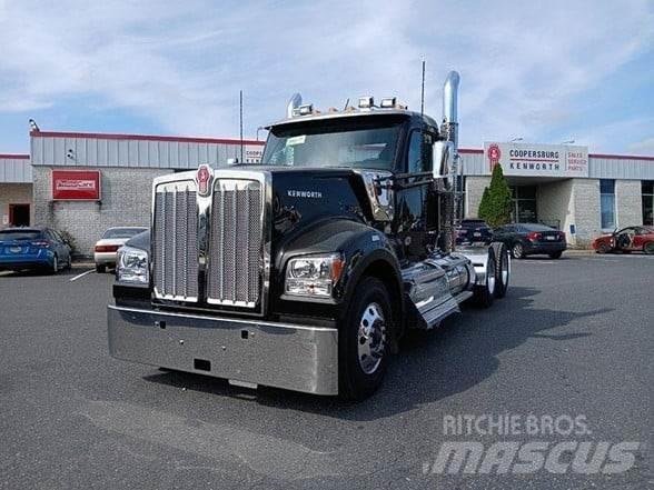 Kenworth W990 Тягачі