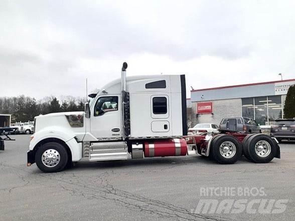 Kenworth W990 Тягачі