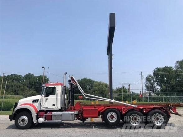 Mack GRANITE GU713 Сміттєвози