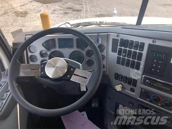 Mack GRANITE GU713 Сміттєвози