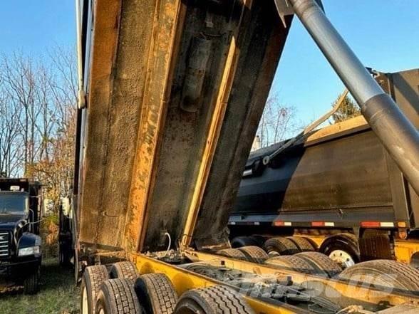 Mack GRANITE GU713 Самоскиди