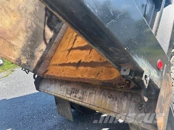 Mack GRANITE GU713 Самоскиди