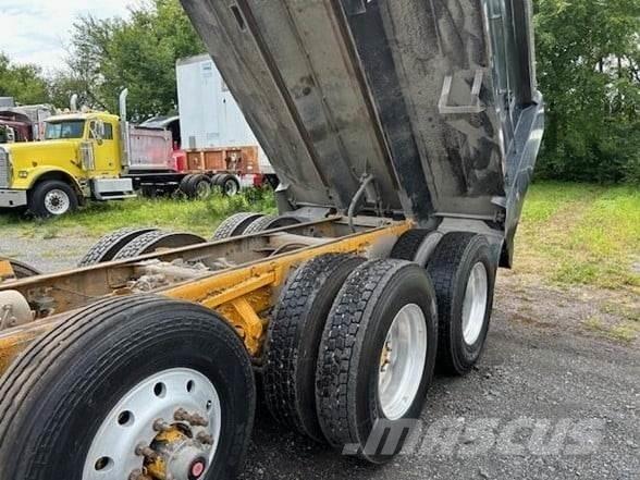 Mack GRANITE GU713 Самоскиди