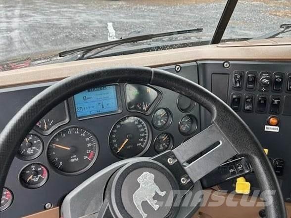 Mack GRANITE GU713 Самоскиди