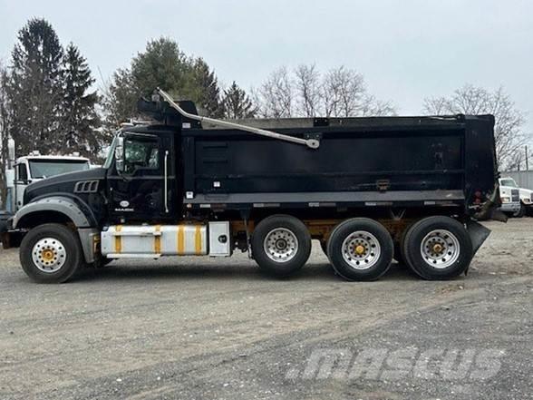 Mack GRANITE GU713 Самоскиди