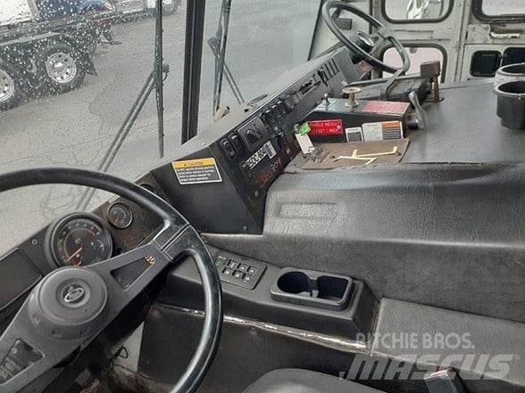 Mack LEU613 Сміттєвози
