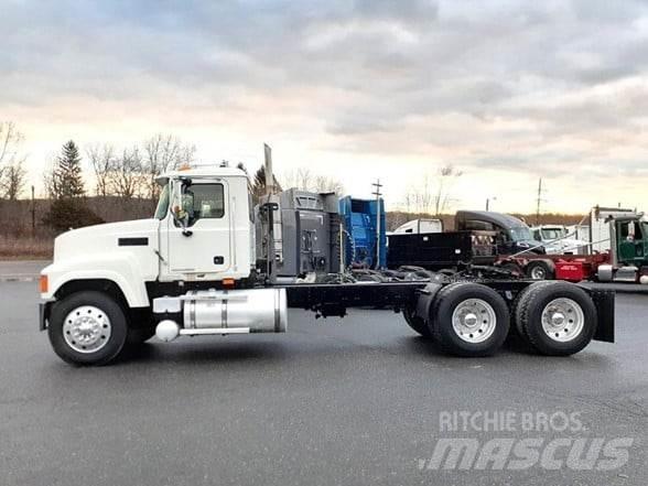 Mack PINNACLE CHU613 Тягачі