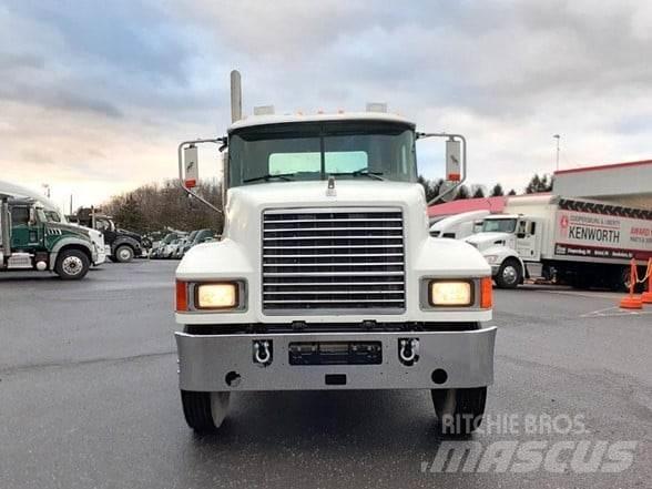 Mack PINNACLE CHU613 Тягачі