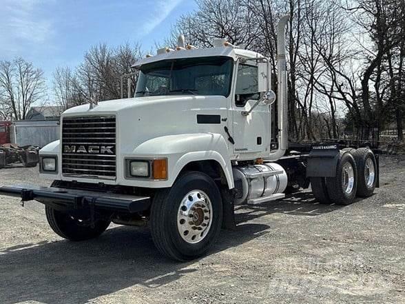 Mack PINNACLE CHU613 Тягачі