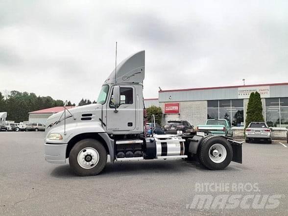 Mack PINNACLE CXU612 Тягачі