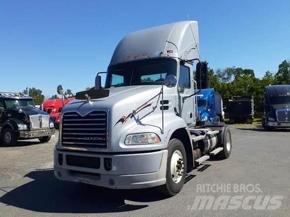 Mack PINNACLE CXU612 Тягачі