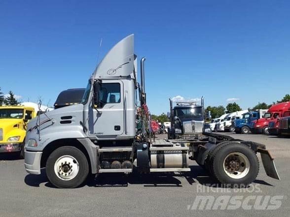 Mack PINNACLE CXU612 Тягачі