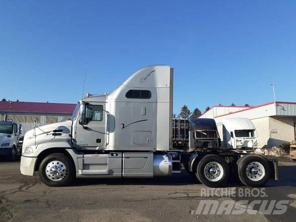 Mack PINNACLE CXU613 Тягачі