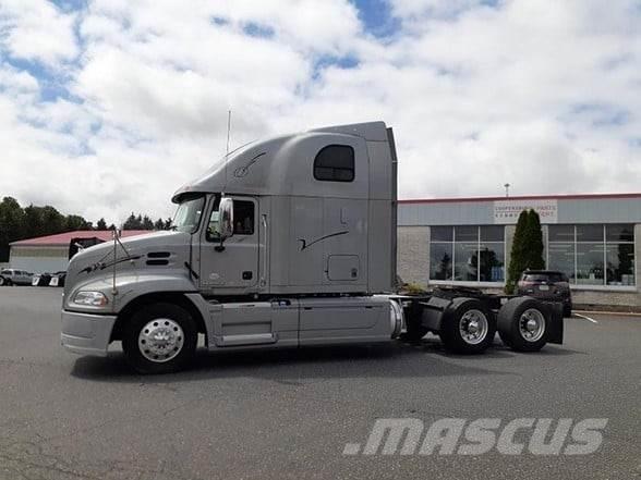 Mack PINNACLE CXU613 Тягачі