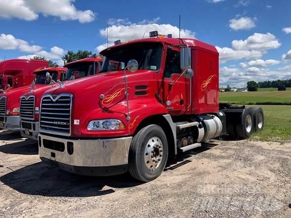 Mack PINNACLE CXU613 Тягачі