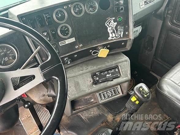 Mack RD688SX Самоскиди