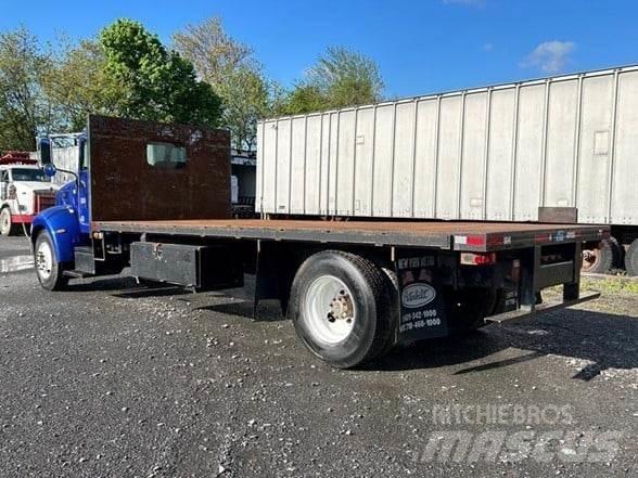 Peterbilt 330 Вантажівки-платформи/бокове розвантаження