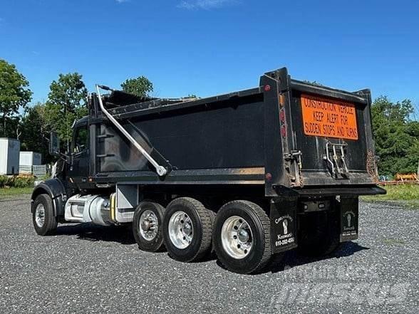 Peterbilt 567 Самоскиди