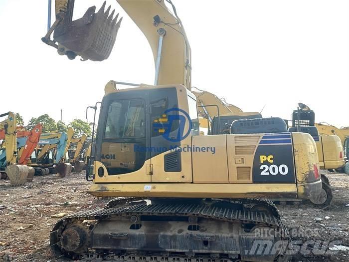 Komatsu PC200-8 Гусеничні екскаватори