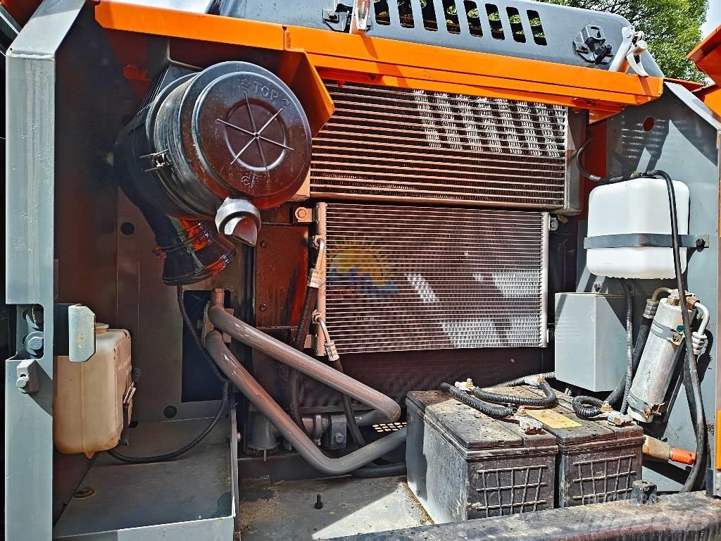 Hitachi ZX 130 Гусеничні екскаватори