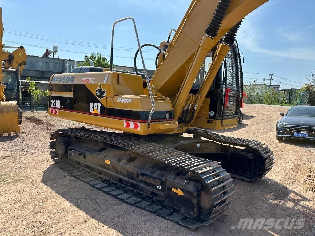 CAT 320BL Гусеничні екскаватори