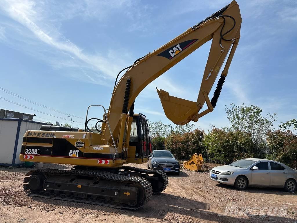 CAT 320BL Гусеничні екскаватори