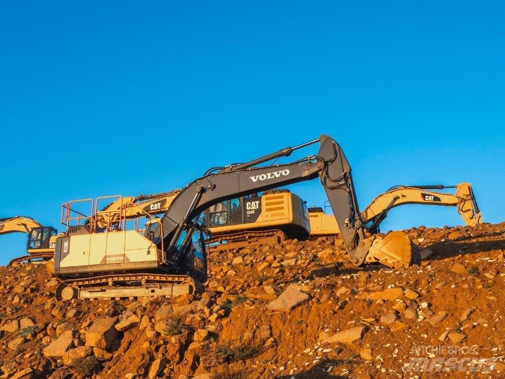 Volvo EC 220 E Гусеничні екскаватори