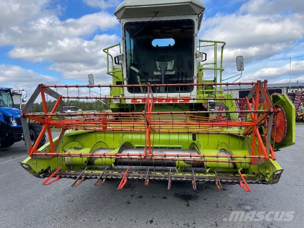 CLAAS Dominator 48 Зернозбиральні комбайни