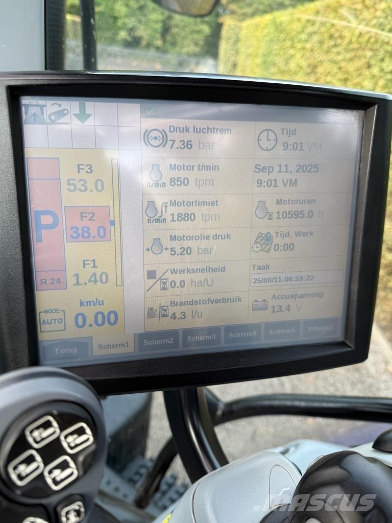 New Holland T 7.270 Трактори