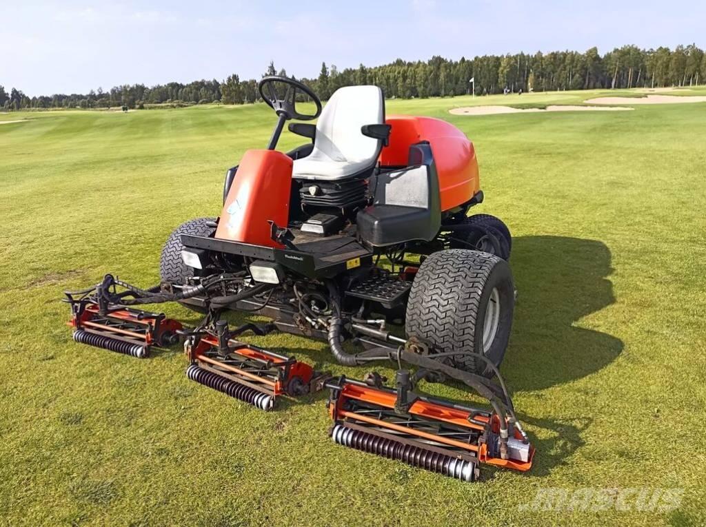 Jacobsen LF3400 Самохідні газонокосарки