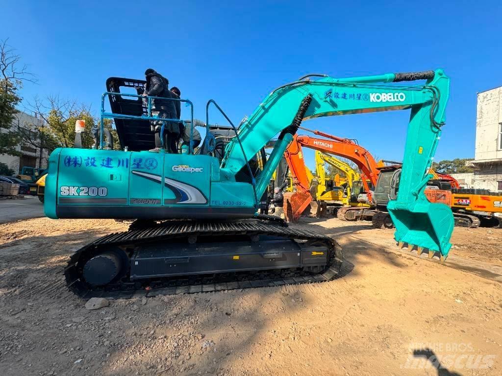 Kobelco SK 200-8 Гусеничні екскаватори