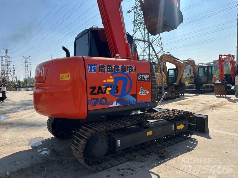 Hitachi ZX70 Гусеничні екскаватори