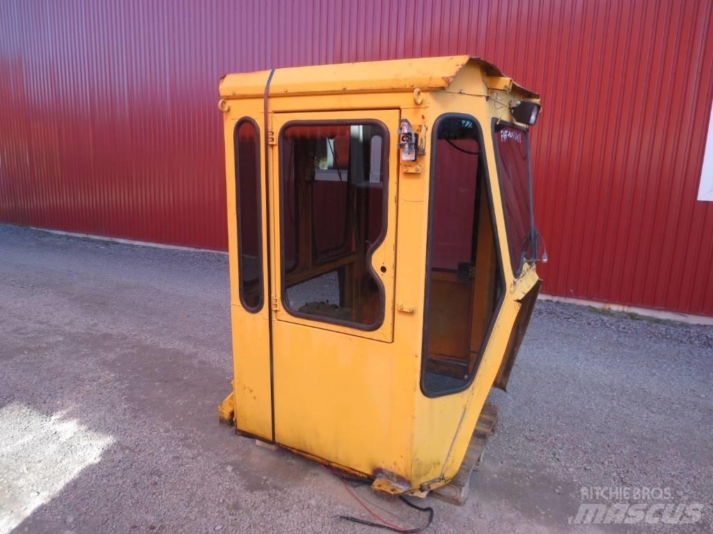 Fiat-Allis 345B Кабіна