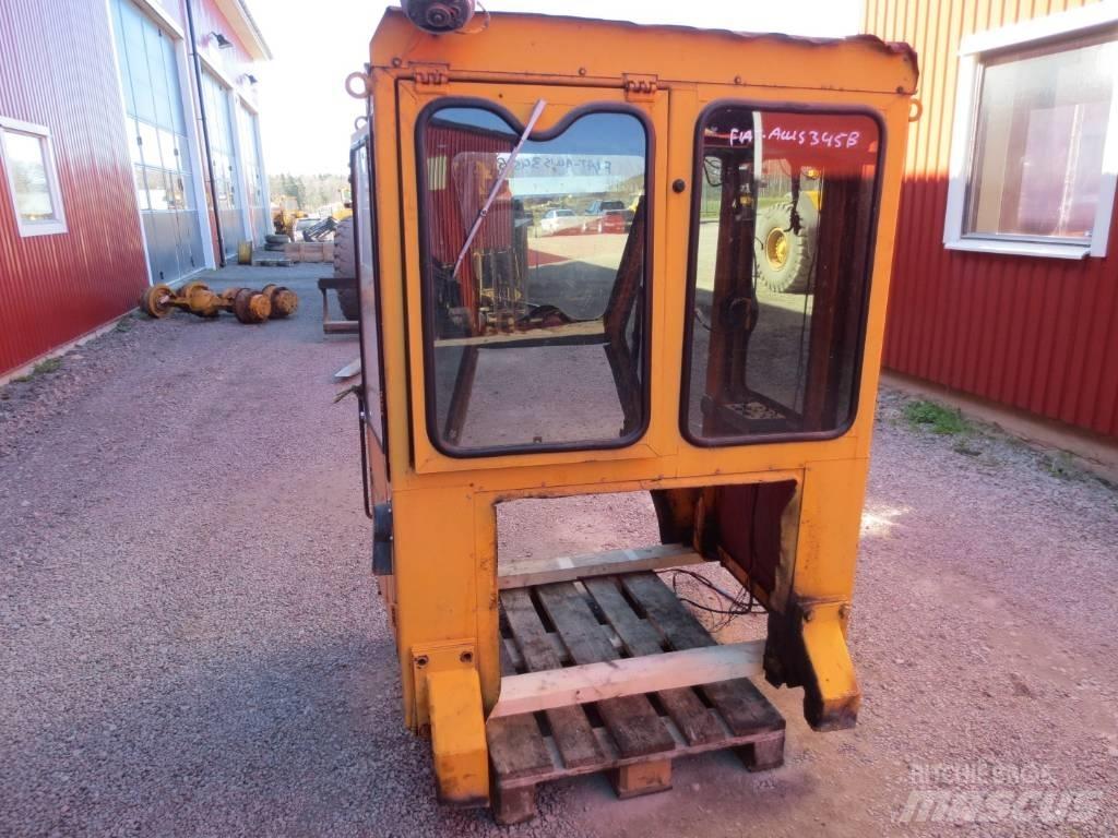 Fiat-Allis 345B Кабіна