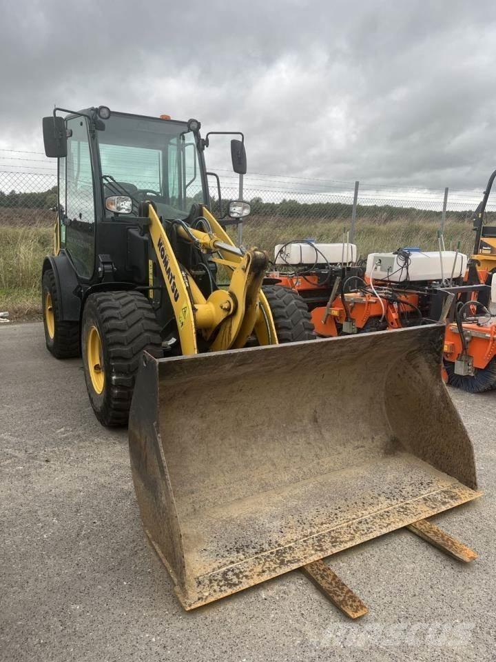 Komatsu WA70M-8EO Багатофункціональне обладнання для вантажних і землекопальних робіт