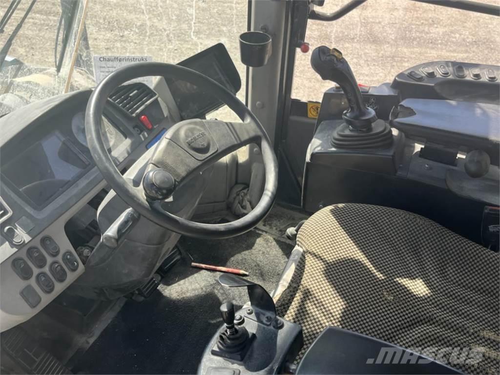 Komatsu WA470-7 Фронтальні навантажувачі
