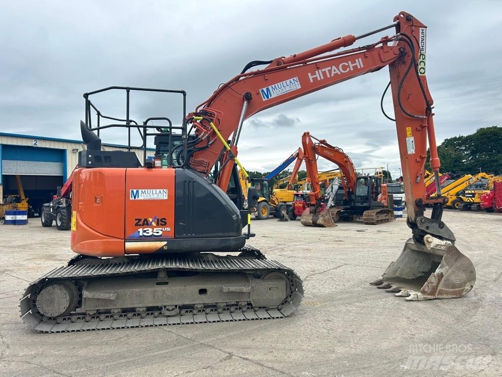Hitachi ZX135 US-6 Гусеничні екскаватори