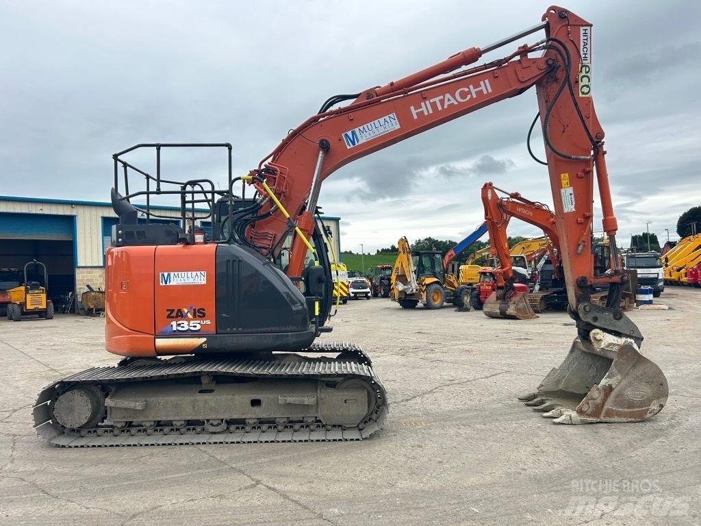 Hitachi ZX135 US-6 Гусеничні екскаватори